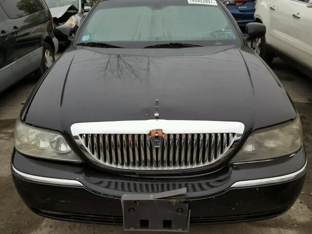 1LNHM83V17Y602779 - 2007 LINCOLN TOWN CAR D BLACK photo 7