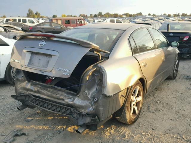 1N4BL11E85C317441 - 2005 NISSAN ALTIMA SE SILVER photo 4