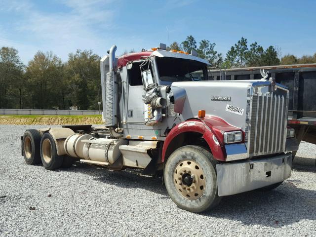 1XKWDB9X72J894025 - 2002 KENWORTH CONSTRUCTI SILVER photo 1