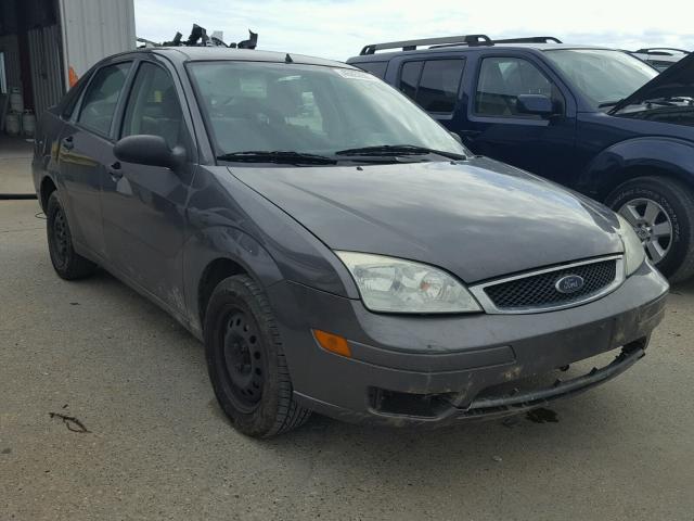 1FAHP34N47W243863 - 2007 FORD FOCUS ZX4 GRAY photo 1