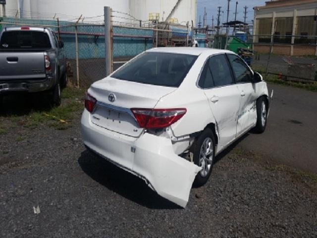 4T1BF1FK3FU889735 - 2015 TOYOTA CAMRY LE WHITE photo 4