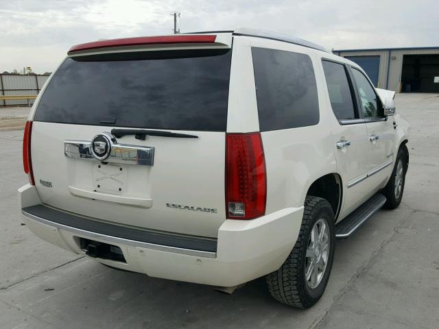 1GYEC638X8R107124 - 2008 CADILLAC ESCALADE CREAM photo 4