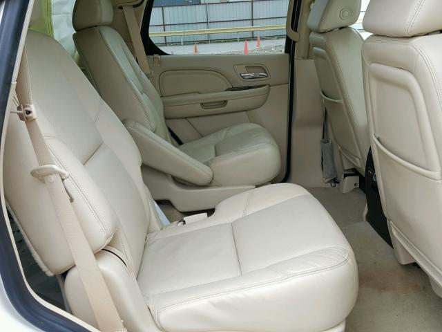 1GYEC638X8R107124 - 2008 CADILLAC ESCALADE CREAM photo 6