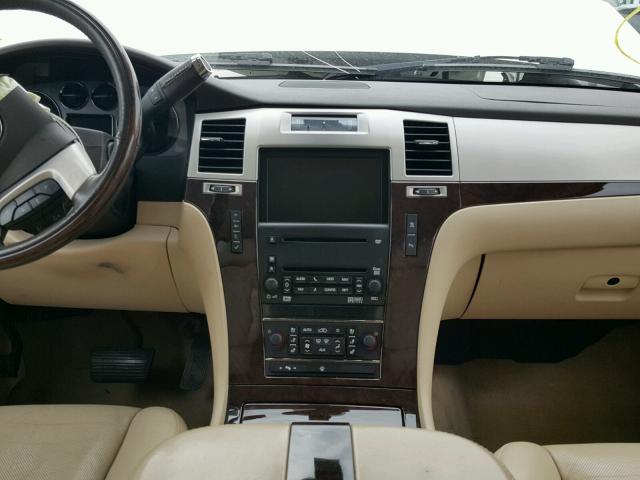 1GYEC638X8R107124 - 2008 CADILLAC ESCALADE CREAM photo 9