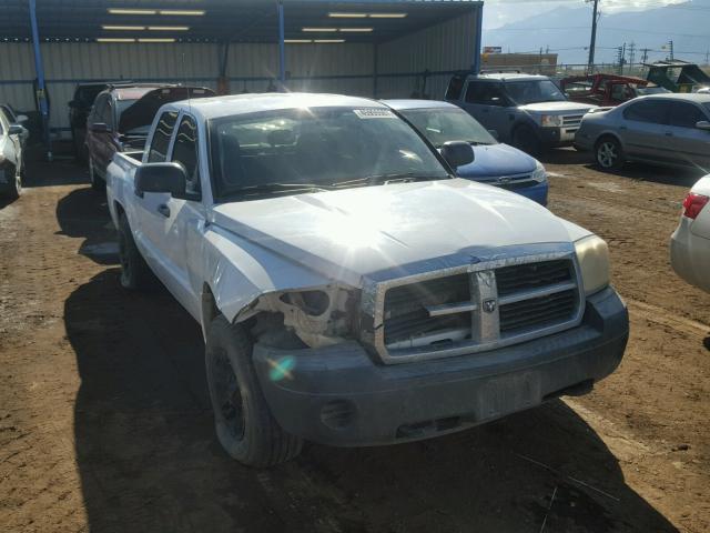 1D3HW28P47S208967 - 2007 DODGE DAKOTA QUA WHITE photo 1