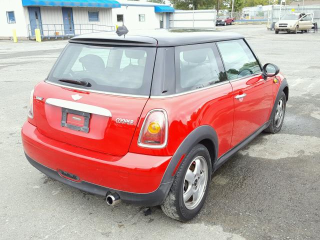 WMWMF33597TL68269 - 2007 MINI COOPER RED photo 4