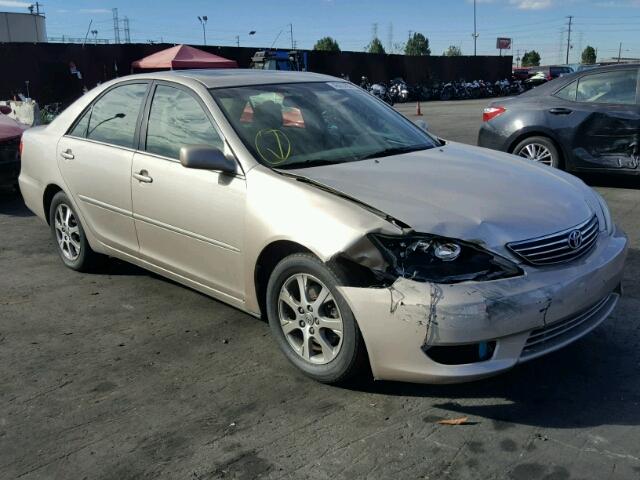 4T1BF30KX5U602362 - 2005 TOYOTA CAMRY GOLD photo 1