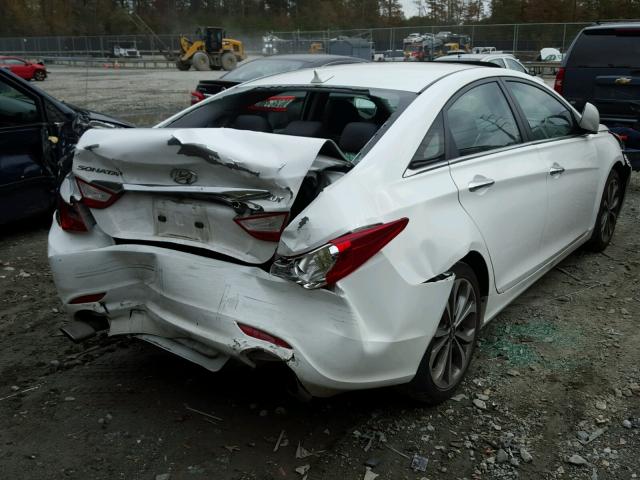 5NPEC4AB1DH743909 - 2013 HYUNDAI SONATA SE WHITE photo 4