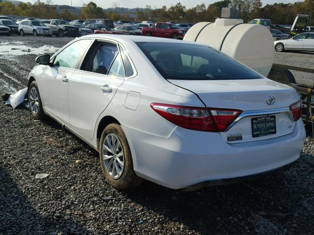 4T1BF1FK6FU048542 - 2015 TOYOTA CAMRY LE WHITE photo 3