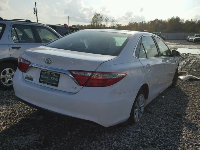 4T1BF1FK6FU048542 - 2015 TOYOTA CAMRY LE თეთრი ფოტო 4