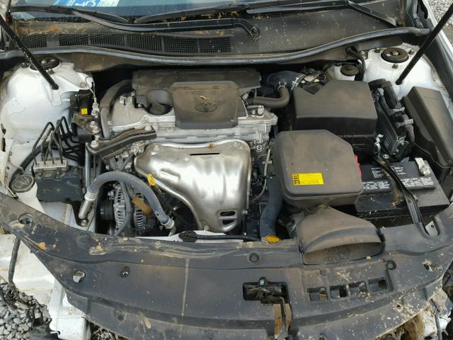 4T1BF1FK6FU048542 - 2015 TOYOTA CAMRY LE თეთრი ფოტო 7