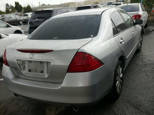 1HGCM66447A012155 - 2007 HONDA ACCORD SE SILVER photo 4