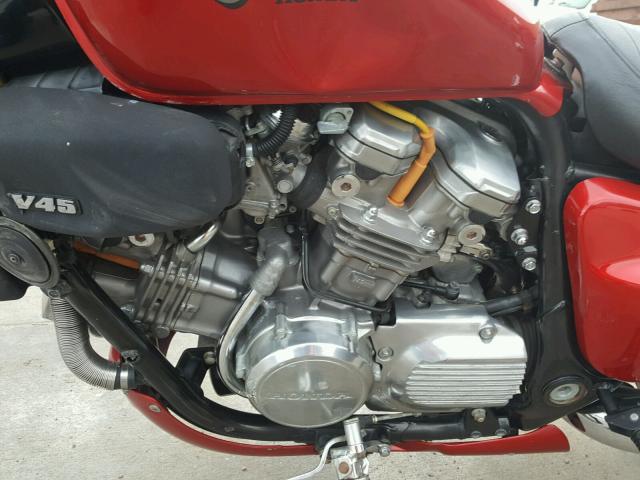 1HFRC280XJA102051 - 1988 HONDA VF750 C RED photo 7