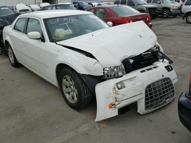 2C3KA53G86H383254 - 2006 CHRYSLER 300 WHITE photo 1