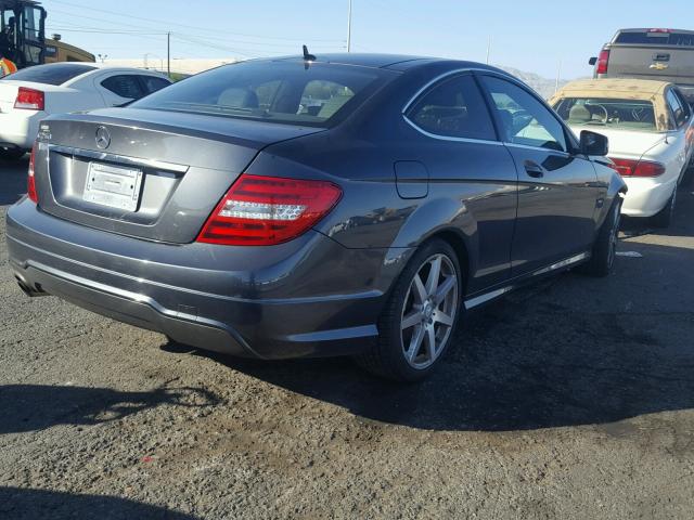 WDDGJ4HB4CF816662 - 2012 MERCEDES-BENZ C 250 GRAY photo 4