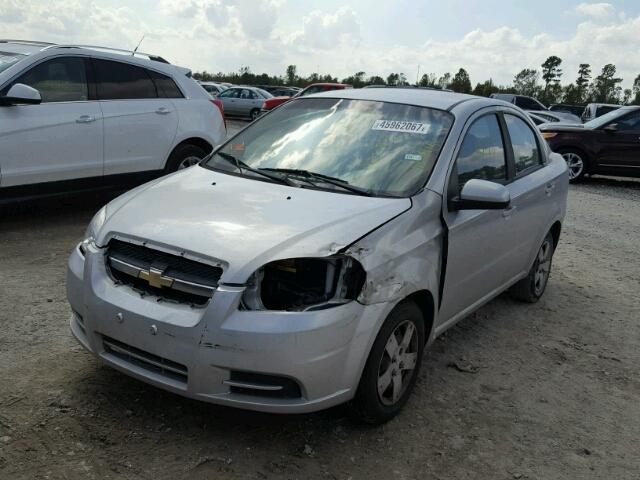KL1TD56E29B375172 - 2009 CHEVROLET AVEO LS SILVER photo 2