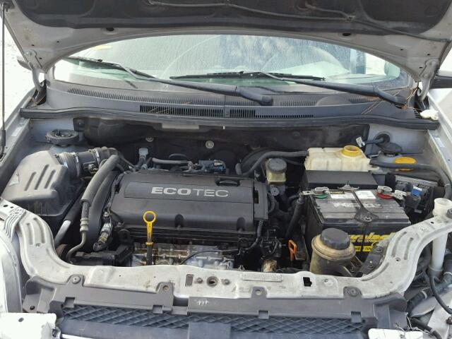 KL1TD56E29B375172 - 2009 CHEVROLET AVEO LS SILVER photo 7