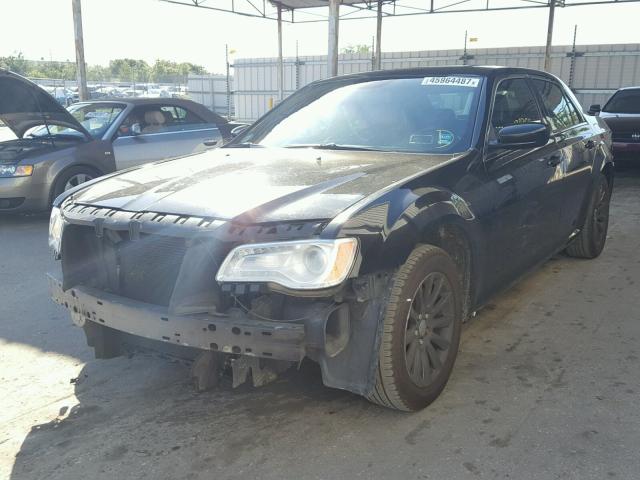 2C3CCAAG0DH735492 - 2013 CHRYSLER 300 BLACK photo 2