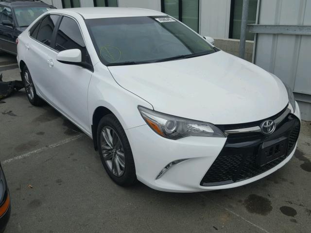 4T1BF1FKXHU426185 - 2017 TOYOTA CAMRY LE 白色 照片 1