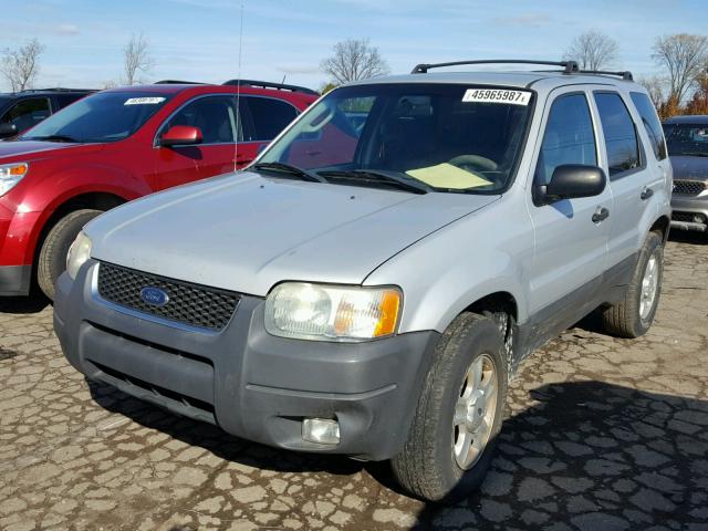 1FMYU93104KA69812 - 2004 FORD ESCAPE SILVER photo 2