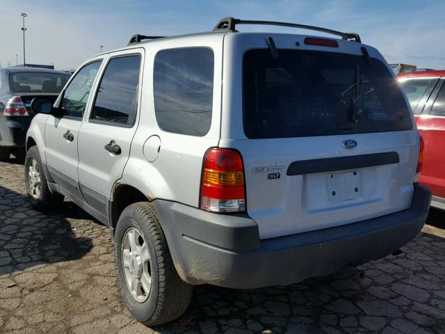 1FMYU93104KA69812 - 2004 FORD ESCAPE SILVER photo 3