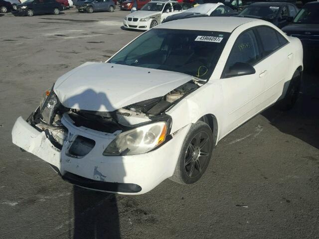 1G2ZG528354145086 - 2005 PONTIAC G6 WHITE photo 2