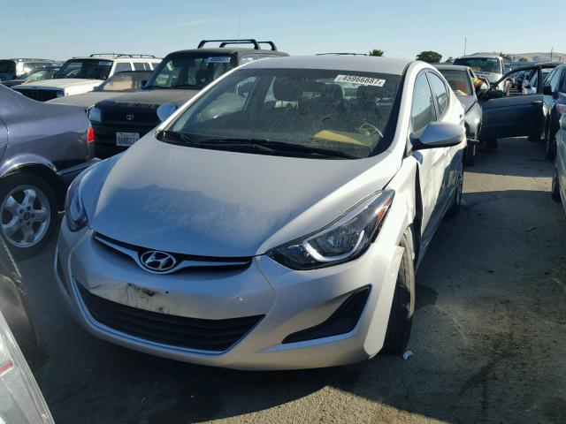 5NPDH4AE9GH696737 - 2016 HYUNDAI ELANTRA SE SILVER photo 2