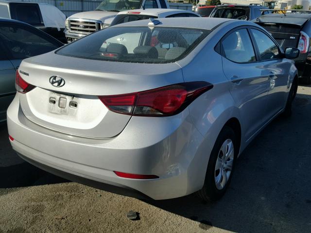 5NPDH4AE9GH696737 - 2016 HYUNDAI ELANTRA SE SILVER photo 4