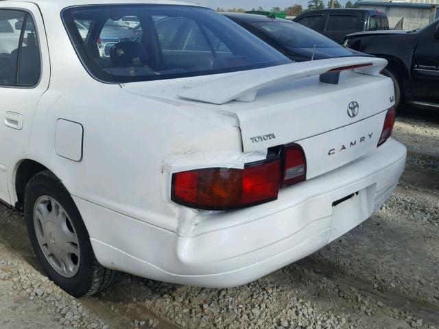 JT2BF12K4T0151772 - 1996 TOYOTA CAMRY LE WHITE photo 9