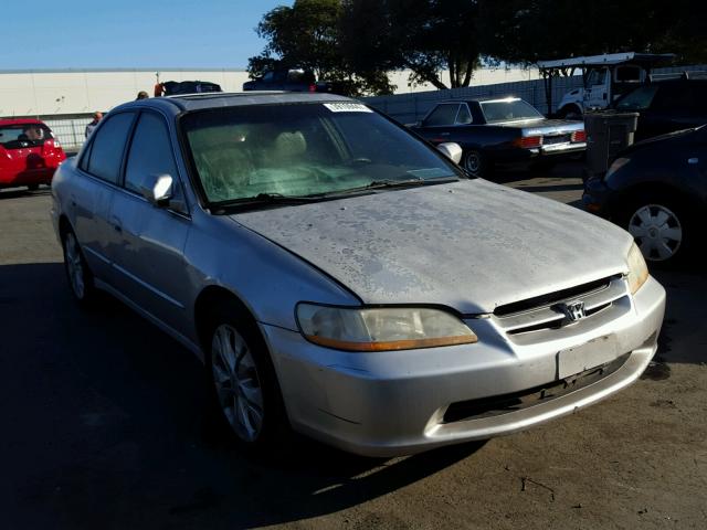 1HGCG1655XA054496 - 1999 HONDA ACCORD EX SILVER photo 1