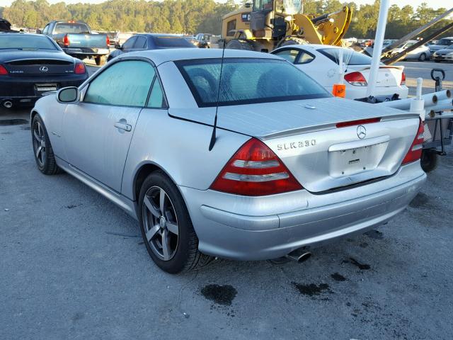 WDBKK49F61F214960 - 2001 MERCEDES-BENZ SLK SILVER photo 3