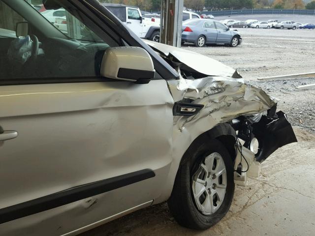 KNDJT2A54C7386452 - 2012 KIA SOUL SILVER photo 9