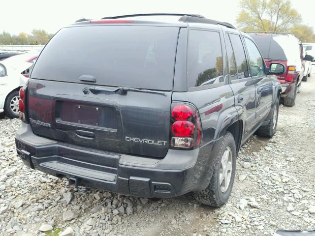 1GNDT13S342259577 - 2004 CHEVROLET TRAILBLAZE BLACK photo 4