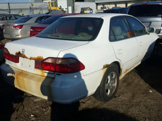 1HGCG1650YA034092 - 2000 HONDA ACCORD WHITE photo 4