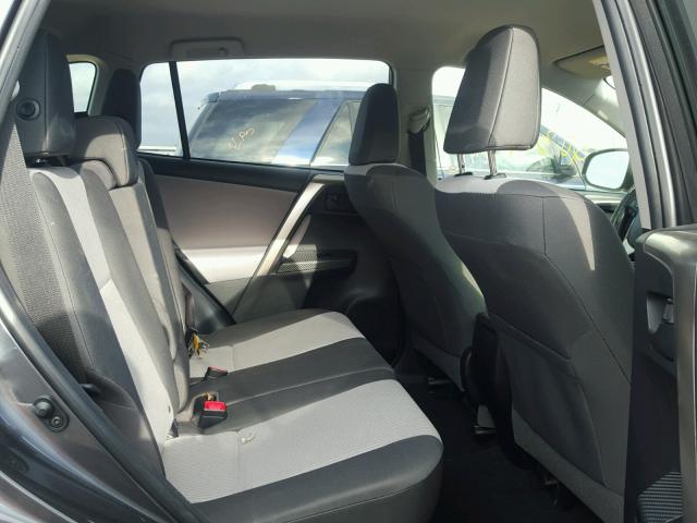 JTMZFREV4FD047712 - 2015 TOYOTA RAV4 LE Մոխրագույն լուսանկար 6