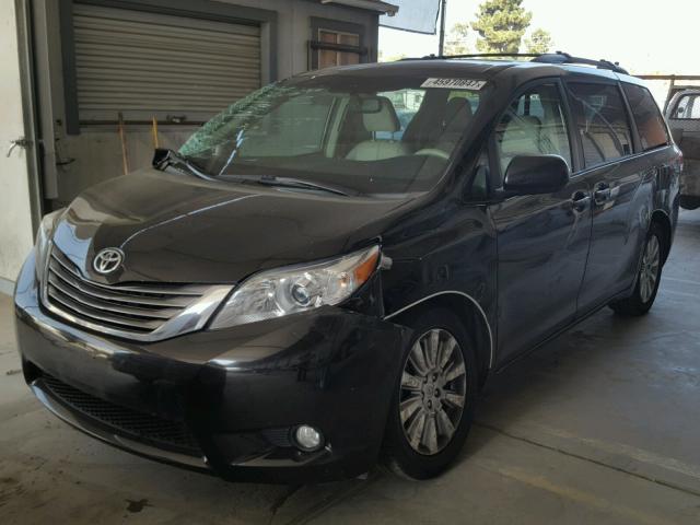 5TDDK3DC8CS040037 - 2012 TOYOTA SIENNA XLE BLACK photo 2