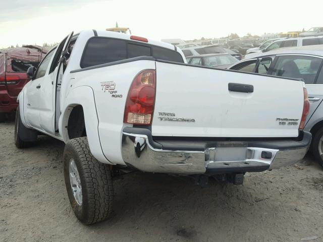 5TEJU62N67Z396479 - 2007 TOYOTA TACOMA DOU WHITE photo 3