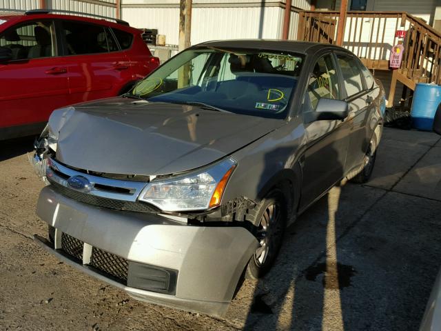 1FAHP35NX8W248842 - 2008 FORD FOCUS SE GRAY photo 2