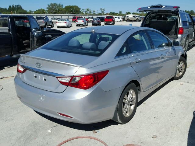 5NPEB4AC0DH723047 - 2013 HYUNDAI SONATA SILVER photo 4