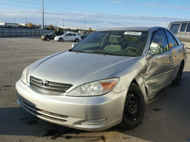 4T1BE32K13U712150 - 2003 TOYOTA CAMRY SILVER photo 2