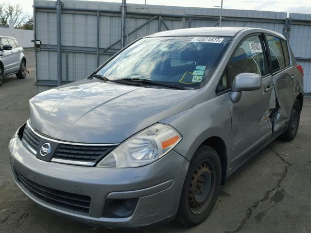 3N1BC13E77L388678 - 2007 NISSAN VERSA S GRAY photo 2