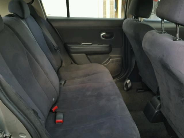 3N1BC13E77L388678 - 2007 NISSAN VERSA S GRAY photo 6