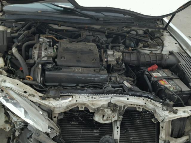 1HGCE6643VA015722 - 1997 HONDA ACCORD LX WHITE photo 7