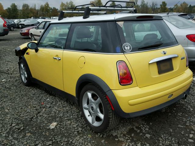 WMWRC33422TC36732 - 2002 MINI COOPER YELLOW photo 3