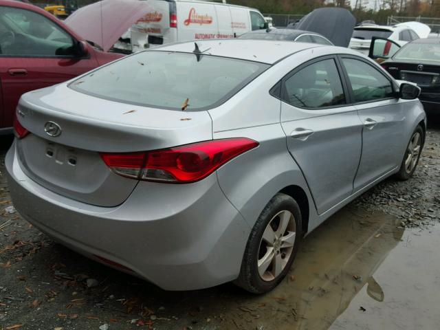 5NPDH4AEXDH448041 - 2013 HYUNDAI ELANTRA GL SILVER photo 4