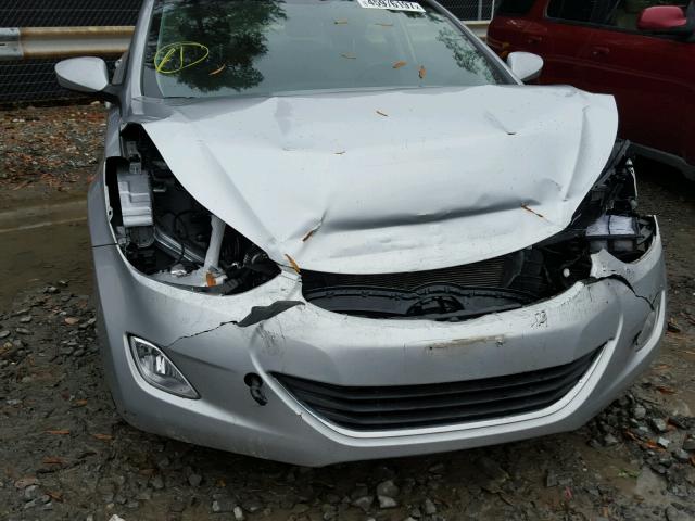 5NPDH4AEXDH448041 - 2013 HYUNDAI ELANTRA GL SILVER photo 9