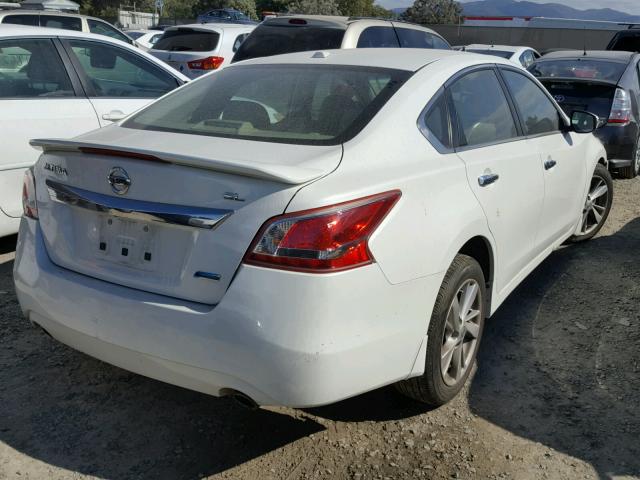 1N4AL3AP9DN470499 - 2013 NISSAN ALTIMA 2.5 WHITE photo 4