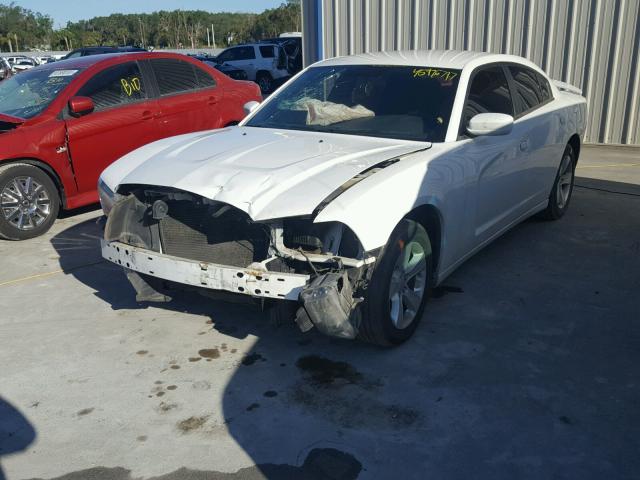 2B3CL3CG1BH532551 - 2011 DODGE CHARGER WHITE photo 2