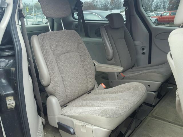 2A4GP54L57R185278 - 2007 CHRYSLER TOWN & COU BLACK photo 6