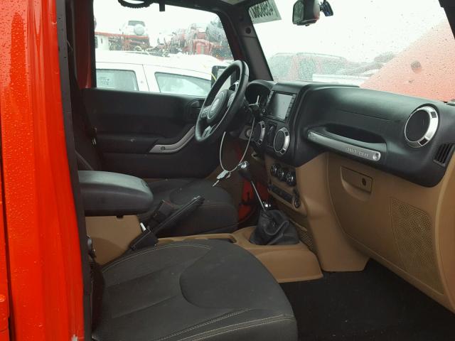 1C4BJWEGXGL182698 - 2016 JEEP WRANGLER U RED photo 5